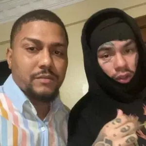 Tekashi se entrega a la policía tras brutal golpiza a dos productores