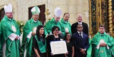 Magistrada Eunisis Vásquez recibe la más alta distinción concedida por el papa Francisco