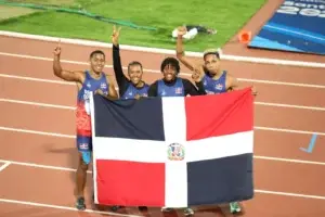 República Dominicana, con Marileidy Paulino, se lleva el oro del relevo mixto 4×400