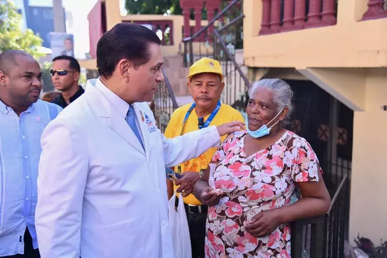 Salud Pública llama asistir a hospital en caso de presentar fiebre y no automedicarse en los hogares