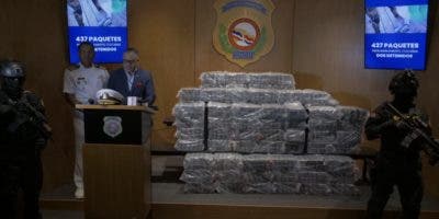 DNCD se incauta 437 paquetes de cocaína y arresta dos venezolanos
