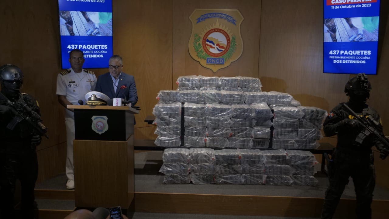 DNCD se incauta 437 paquetes de cocaína y arresta dos venezolanos