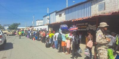 Decenas de haitianos continúan retornando a su país voluntariamente