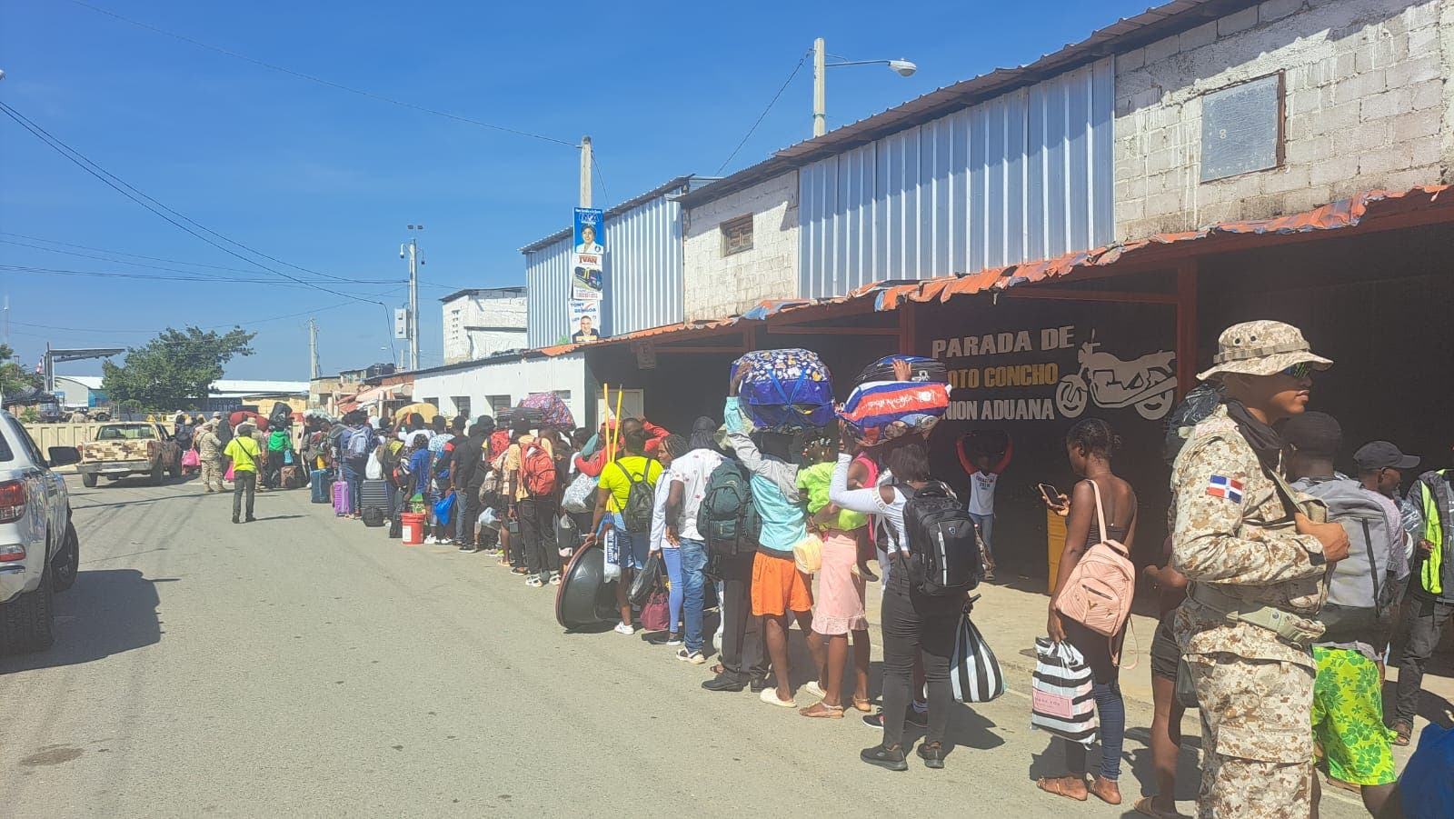 Decenas de haitianos continúan retornando a su país voluntariamente