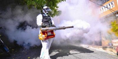 Fumigan unas 40 mil viviendas en República Dominicana en campaña para erradicar el dengue