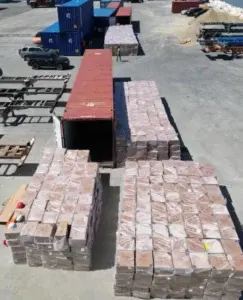 DGA detiene contrabando de 200 mil cajas cigarrillo en dos contenedores