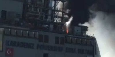 Karpowership Dominican Republic confirma incendio en una de su generadora esta extinguido