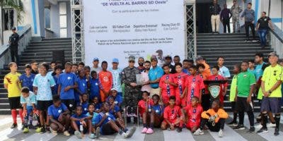 Batey Hato Nuevo Campeón Fútbol Niños De Vuelta al Barrio