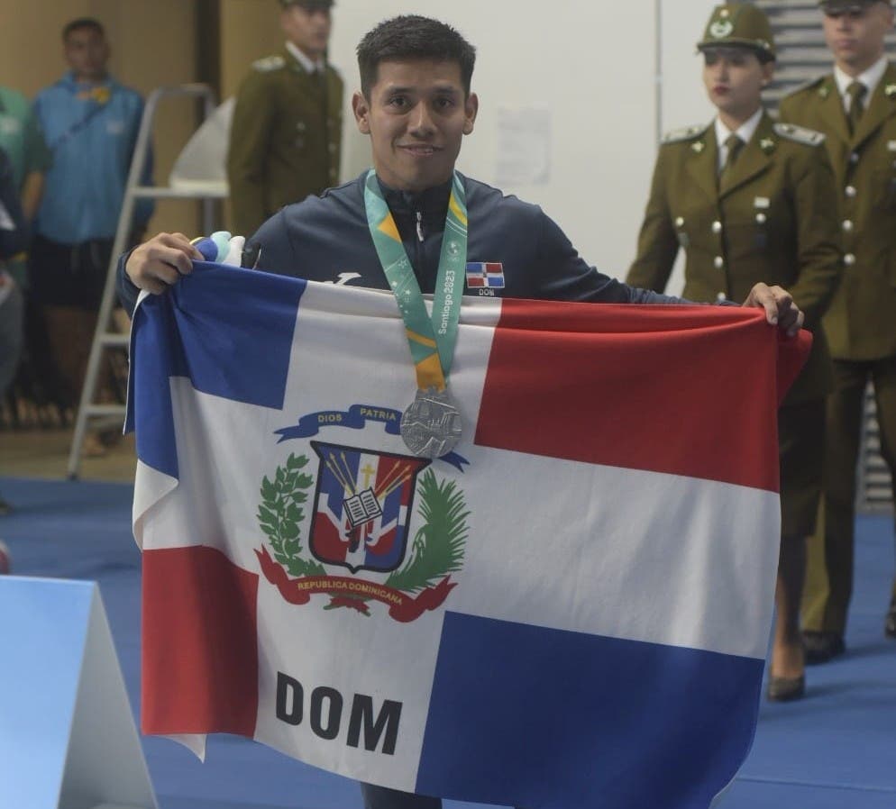 Pesas, taekwondo y clavado inscriben a RD en medallero Panam Chile