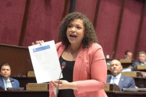 Juliana O´Neal denuncia discriminación laboral contra sobrevivientes de enfermedades catastróficas