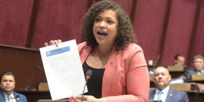 Juliana O´Neal denuncia discriminación laboral contra sobrevivientes de enfermedades catastróficas