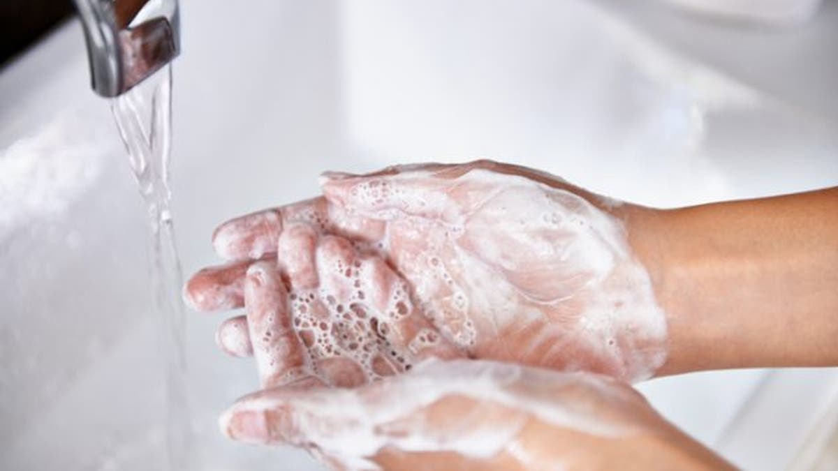 Solo el 60 % de los hogares dominicanos dispone de lo básico para el lavado de manos