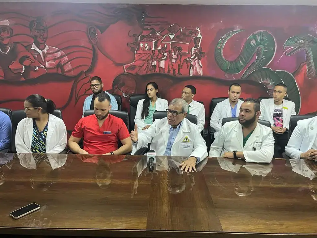 Médicos del Moscoso Puello anuncia paro el lunes y el martes por faltas de condiciones en el centro