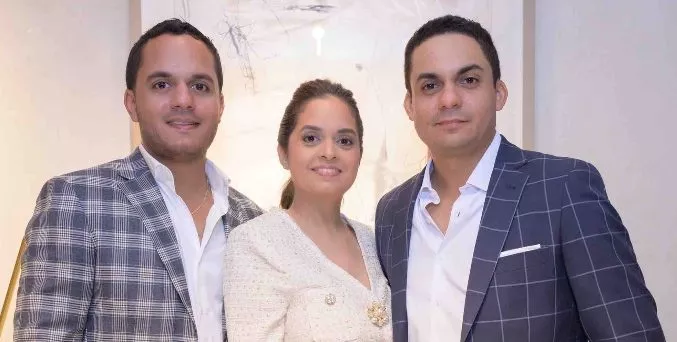Carlos Antonio Fernández, Lissette Fernández y Carlos Jaime Fernández.