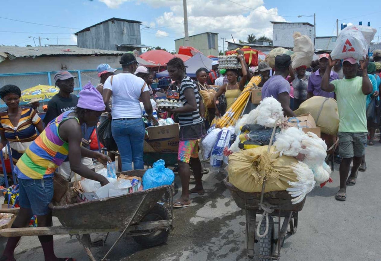 Falta del mercado haitiano presiona a la baja ganancias de productores