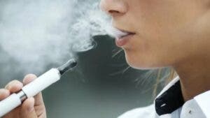 La hookah y el vape son una «epidemia», alerta cardiólogo