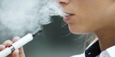 La hookah y el vape son una «epidemia», alerta cardiólogo