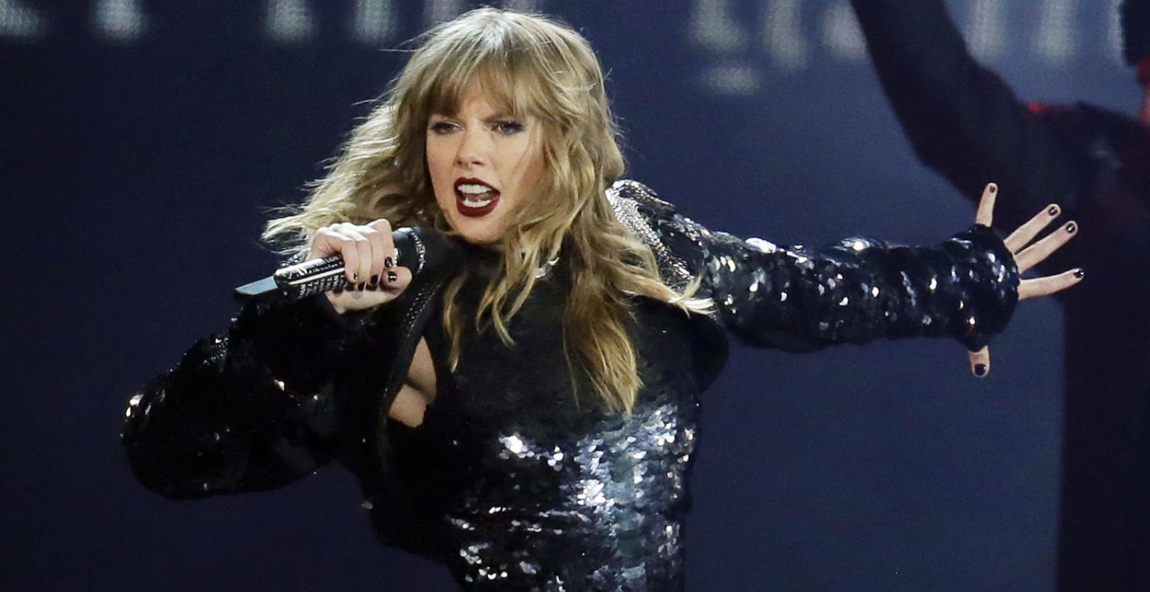 Organizador gira Taylor Swift se disculpa tras la muerte de una fan
