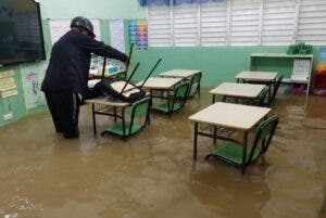 El MINERD dice reparan los daños en las escuelas