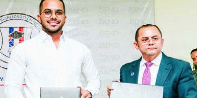 Juventud firma convenios con las universidades