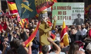 Protestas en España contra pacto de PSOE