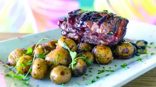 El sabor de las recetas hechas con un  corte internacional y antillano