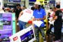 Clientes aprovechan ferias de precios bajos por Viernes Negro