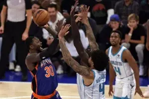 Knicks, Nets y Memphis sobresalen en jornada dominical de la NBA