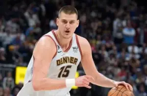 Jokic y Tatum, jugadores del mes en la NBA