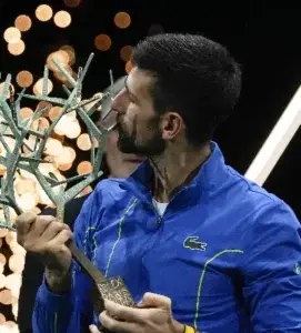 Novak Djokovic logra  título en Master París