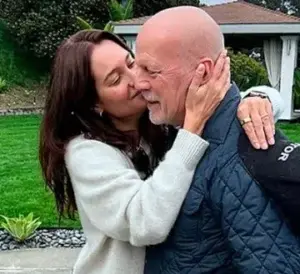 La esposa de Bruce Willis siente culpa