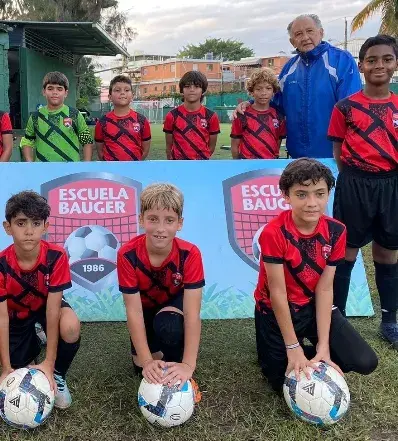 Escuela fútbol Bauger irá a copa  Guatemala