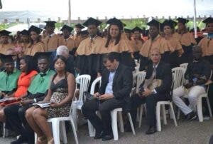 Haitianos son también mayoría en universidades