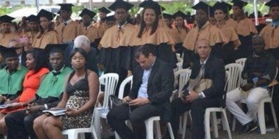 Haitianos son también mayoría en universidades