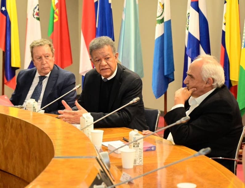 Expresidentes tratan desafíos de Iberoamérica