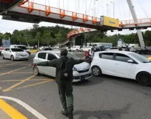 Tráfico en La 27 aumenta por el cierre del túnel