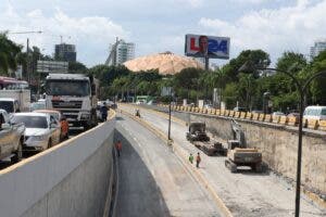 Ingeniero diseñó desnivel niega error estructural y afirma falló el drenaje