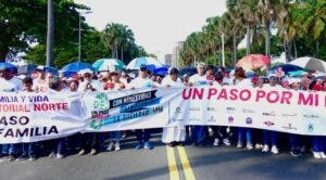 En Caminata “Un paso por mi familia” Iglesia insta promover la honestidad”