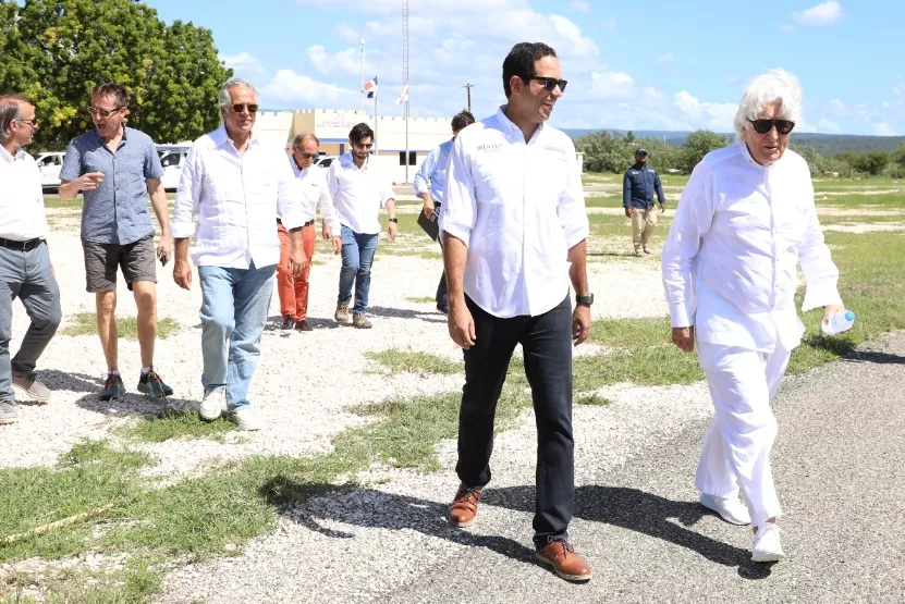 Presidente del Grupo Iberostar visita Cabo Rojo