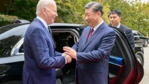 China critica calificativo de “dictador” de Biden a Xi tras su reunión en San Francisco