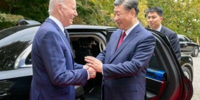 China critica calificativo de “dictador” de Biden a Xi tras su reunión en San Francisco
