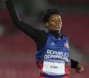 Marileidy Paulino impulsa plata de RD en el relevo 4×400 metros femeninos