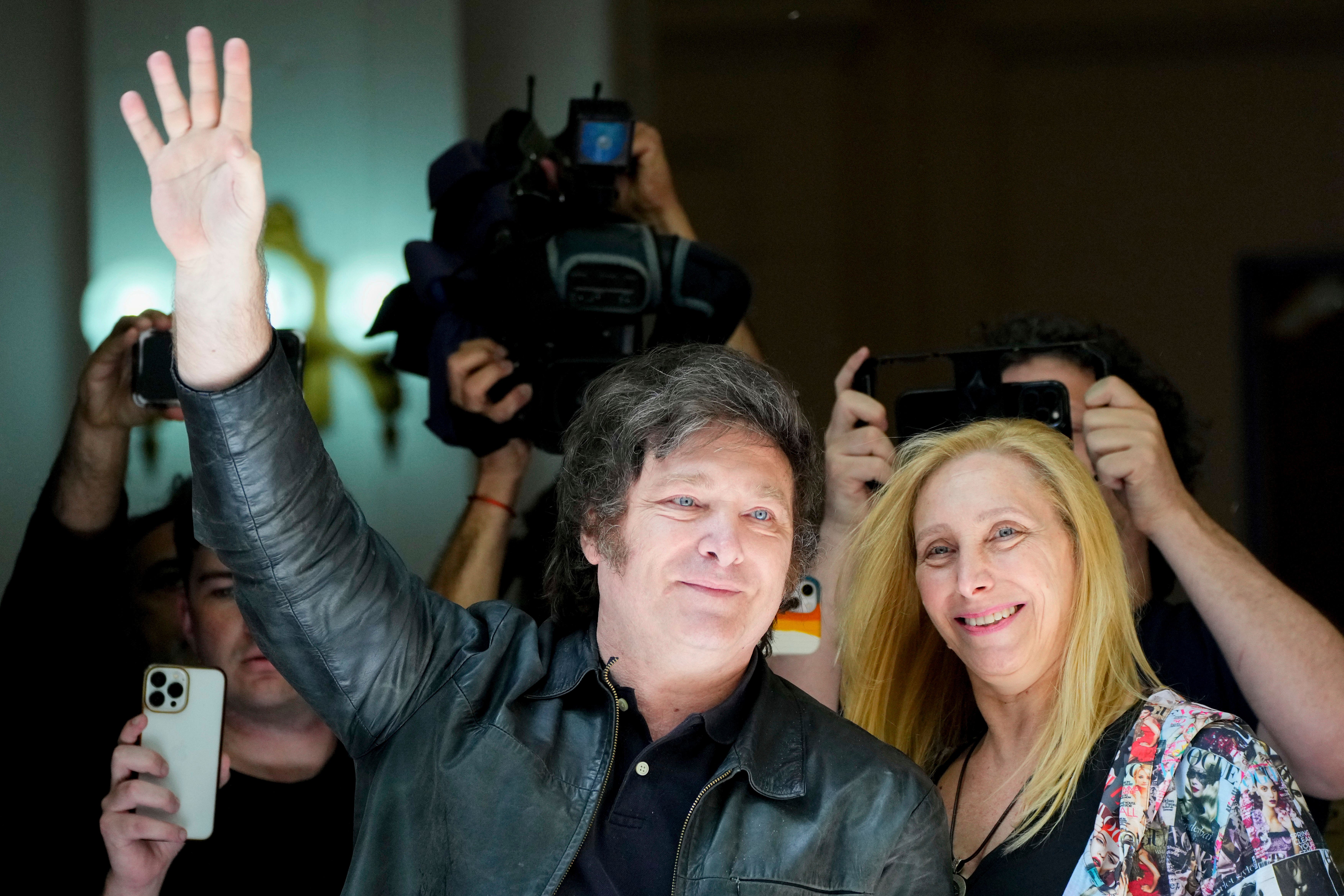 Javier Milei es elegido presidente de Argentina con 55,95 % de los votos