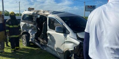 Choque entre un minibús y una patana deja un muerto y tres heridos en Autovía del Coral