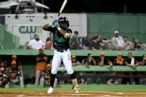 Cubano Dairon Blanco responde y Estrellas vence a Toros por blanqueada