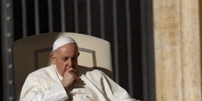 El papa: La violencia de género es una “hierba venenosa” que “debe ser eliminada»