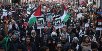 Miles de personas en Londres para pedir un alto el fuego en la Franja de Gaza