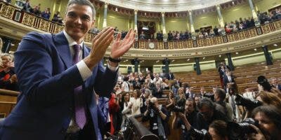 La presidenta del Congreso español comunicará a Felipe VI la elección de Pedro Sánchez