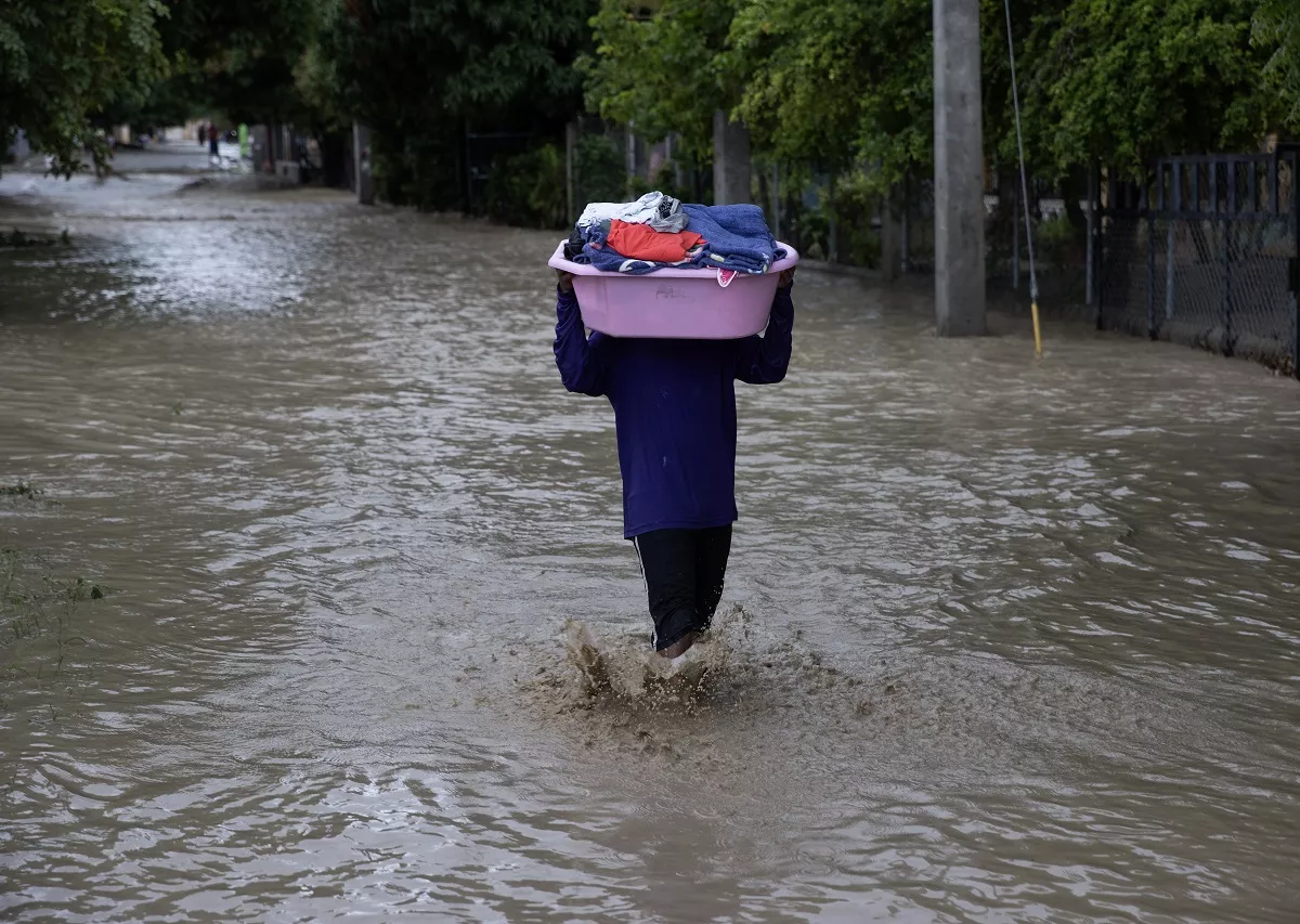 Las lluvias dejan un desaparecido y cientos de desplazados en República Dominicana