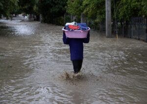 COE: Más de mil viviendas destruidas y 29 comunidades incomunicadas por el disturbio tropical